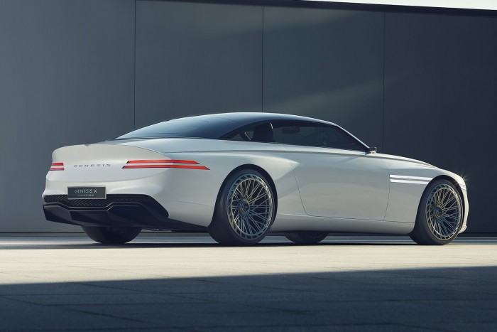 Prémiumkabrió-tanulmány a Hyundai háza tájáról 1