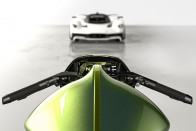 Kétkerekű pályaszörny az Aston Martintól 21