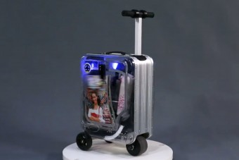 Motorozni is lehet ezzel a bőrönddel