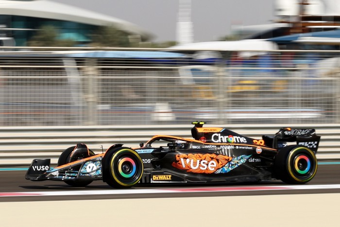 F1: Hibát hibára halmoztak az újoncok az edzésen