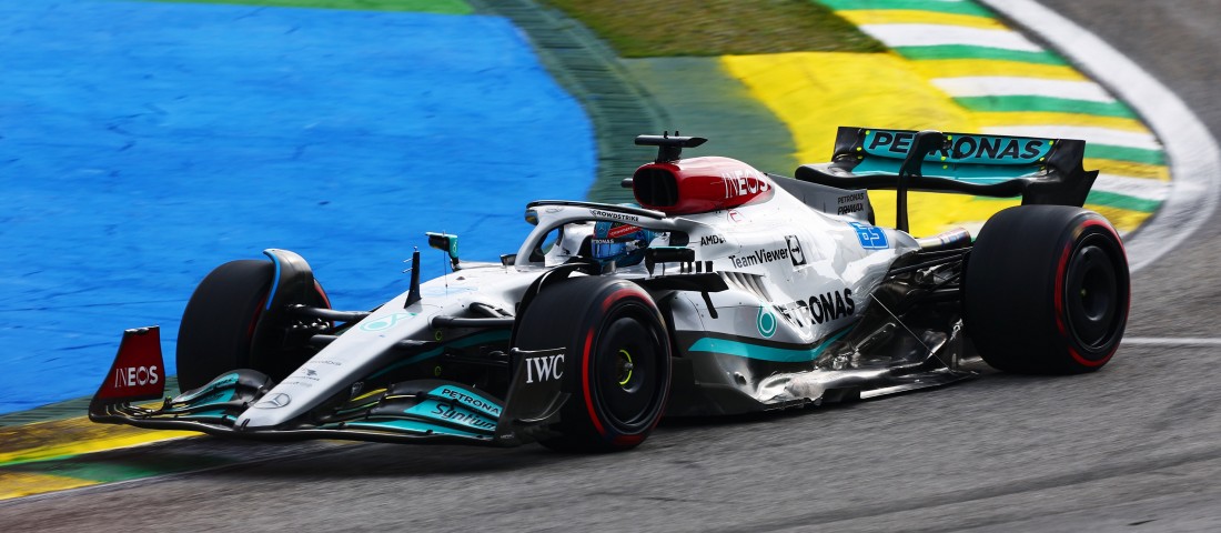 Új győztes az F1-ben, Verstappen, Hamilton és Leclerc is ütközött