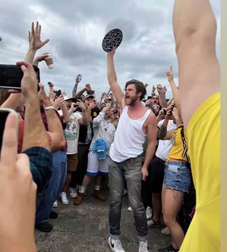 Negyven napig csak sült csirkét evett egy srác, csak a rekord kedvéért 3