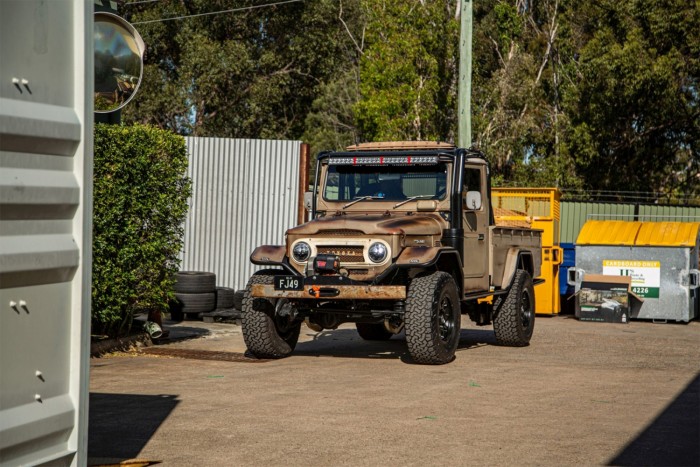 Minden tini ilyen első autóról álmodik, nem százezres Suzukiról