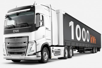 Alaposan megpakolták akkumulátorral ezt a kamiont