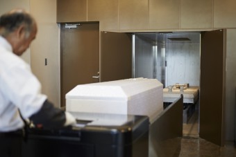 Óriási felfedezést tett egy krematórium, bizarr dologra készülnek