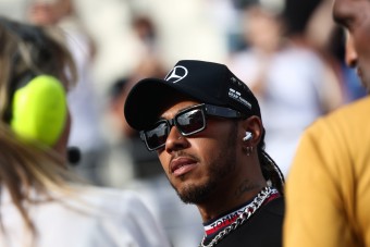 F1: Elképesztő fizetést ajánlott a Mercedes Hamiltonnak