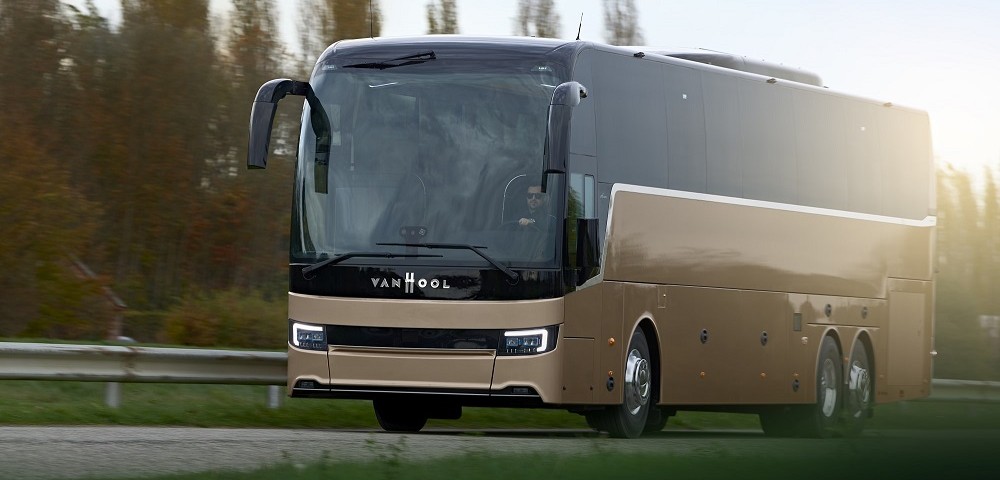 Új buszokat mutatott be az Ikarus barátságát kereső cég