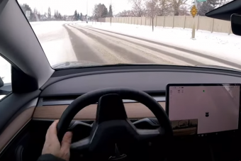 Hóban még midig letérdel a Tesla 