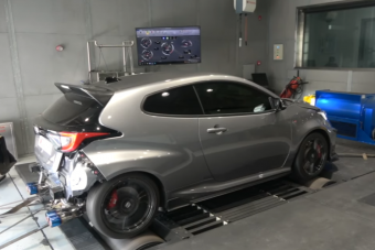 A legdurvább sportkocsikkal is felveszi a versenyt ez a háromhengeres Toyota