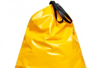 Szemeteszsáknak látszik a luxustáska, ami 760 ezer forintba kerül