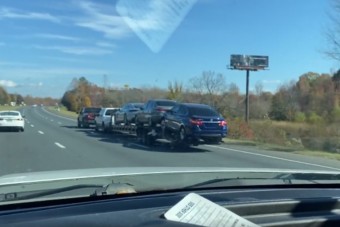 Amerikában is vannak eszement horrorkaravánok, ez a szerelvény 120-szal repesztett