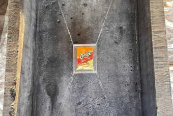 Betonkoporsóba zártak egy csomag chipset, üzenetként a jövő emberének