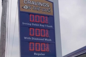 Nulláig pörgött az ár egy benzinkúton hálaadás alkalmából