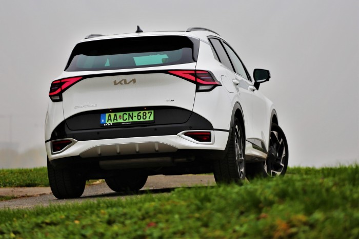 Válasz akar lenni az összes kérdésre – Kia Sportage PHEV 11 | Vezess Válasz akar lenni az összes kérdésre – Kia Sportage PHEV 11