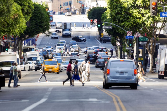 Jövő évtől szabad lesz tilosban járni
