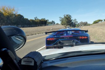 Kicsit sem volt szégyenlős a Lamborghinivel, triplázott