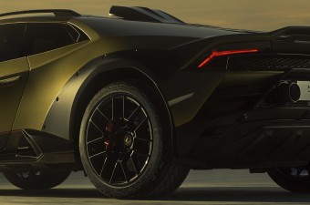 Érkezik a Lamborghini terep-szupersportkocsija