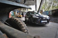 Ezzel szúrja ki a Lexus a vásárlók szemét? – Lexus UX 2023 29