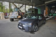 Ezzel szúrja ki a Lexus a vásárlók szemét? – Lexus UX 2023 32