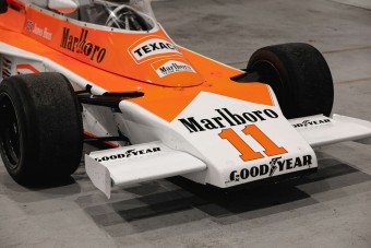 Eladták a legendás F1-es autó filmes változatát