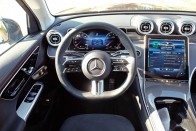 Több luxus, kevesebb gomb a legfontosabb Mercedesben – Mercedes-Benz GLC 2022 76