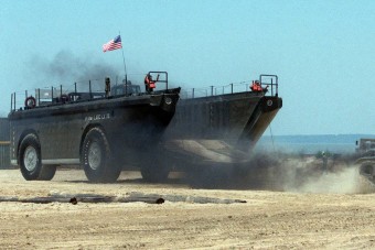 Bármit eltapos és több mint 2000 litert eszik százon az USA katonai óriása