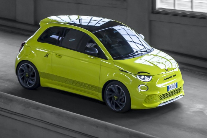 Elektromos sportkocsi városi használatra 9