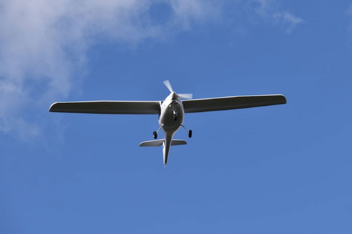 Focimeccsre megy a villanyautóval töltött repülő 2