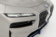 Elébe megy a jövőnek a BMW új zászlóshajója 25