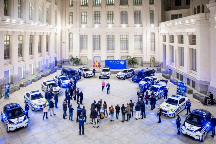 Hótolót is kapott a legújabb rendőr-BMW 4