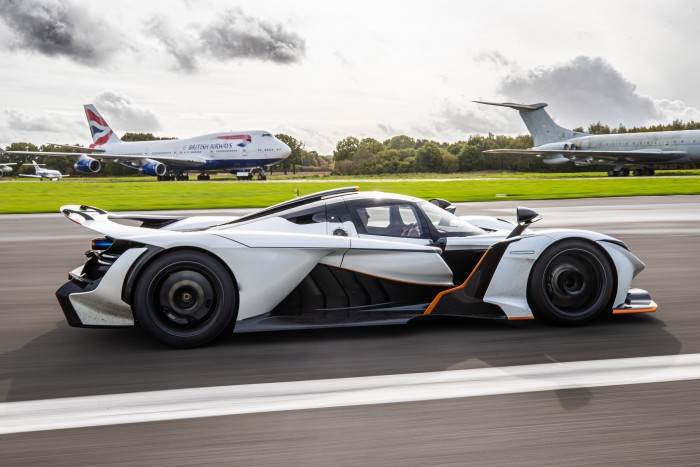 Közúti hipersportkocsi épül Csehországban 8