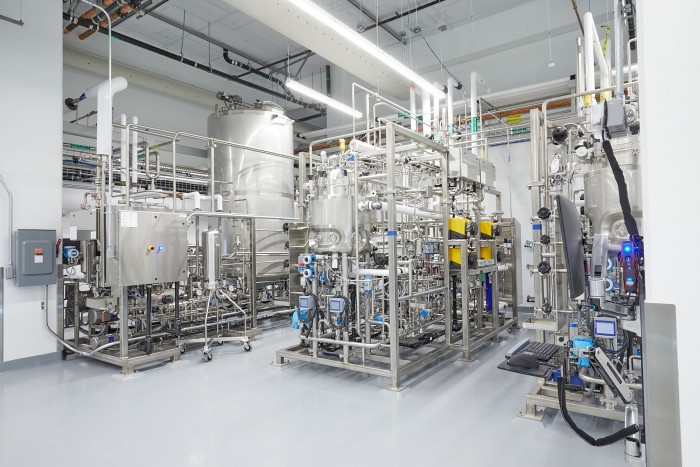 A hatóság szerint ehető a laborban növesztett mesterséges csirkehús 3 | Vezess A hatóság szerint ehető a laborban növesztett mesterséges csirkehús 3