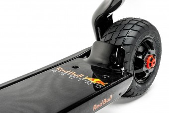 Nyakatekert kétkerekűt mutatott be a Red Bull