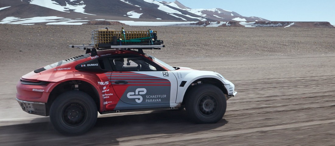 Porschéval mászták meg a világ legmagasabb vulkánját