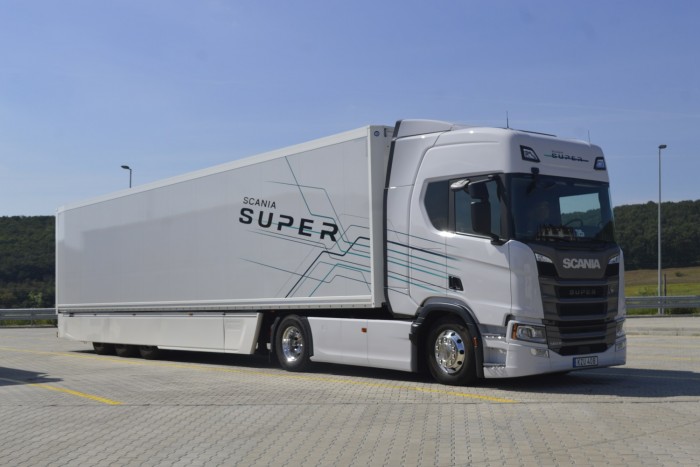 Egy kamion, amit csak szupernek hívnak 11