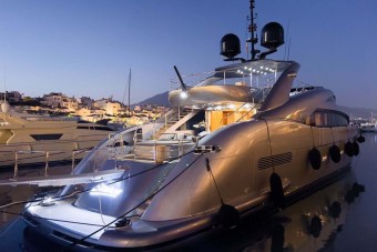 Sebesség és luxus találkozik ebben a szupergyors jachtban