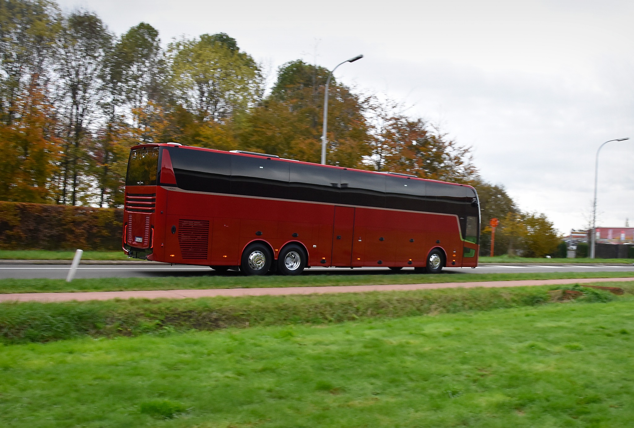 Új buszokat mutatott be az Ikarus barátságát kereső cég 16