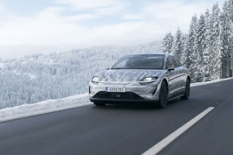 Furcsa ötlettel pörgetnék fel a villanyautó-eladásokat