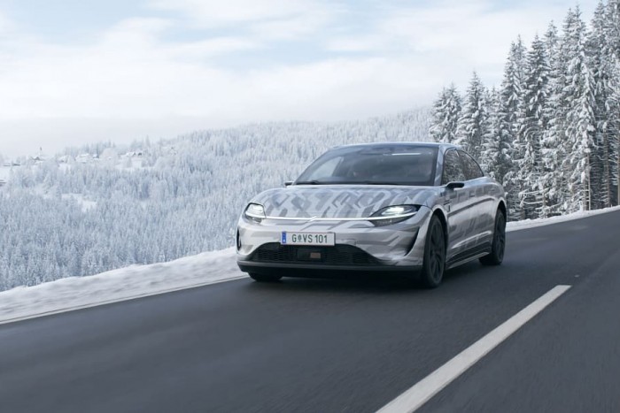 Furcsa ötlettel pörgetnék fel a villanyautó-eladásokat