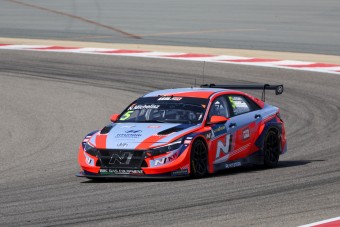 Több mint egy év után nyert újra Michelisz a WTCR-ben