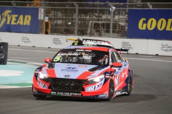 Vége egy korszaknak, Michelisz-dobogóval búcsúzik a WTCR