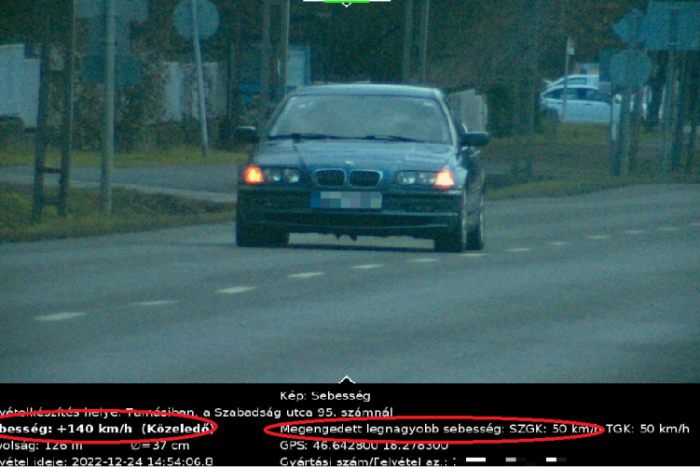 Szenteste száguldozott, a traffipax nem nézte jó szemmel 1 | Vezess Szenteste száguldozott, a traffipax nem nézte jó szemmel 1