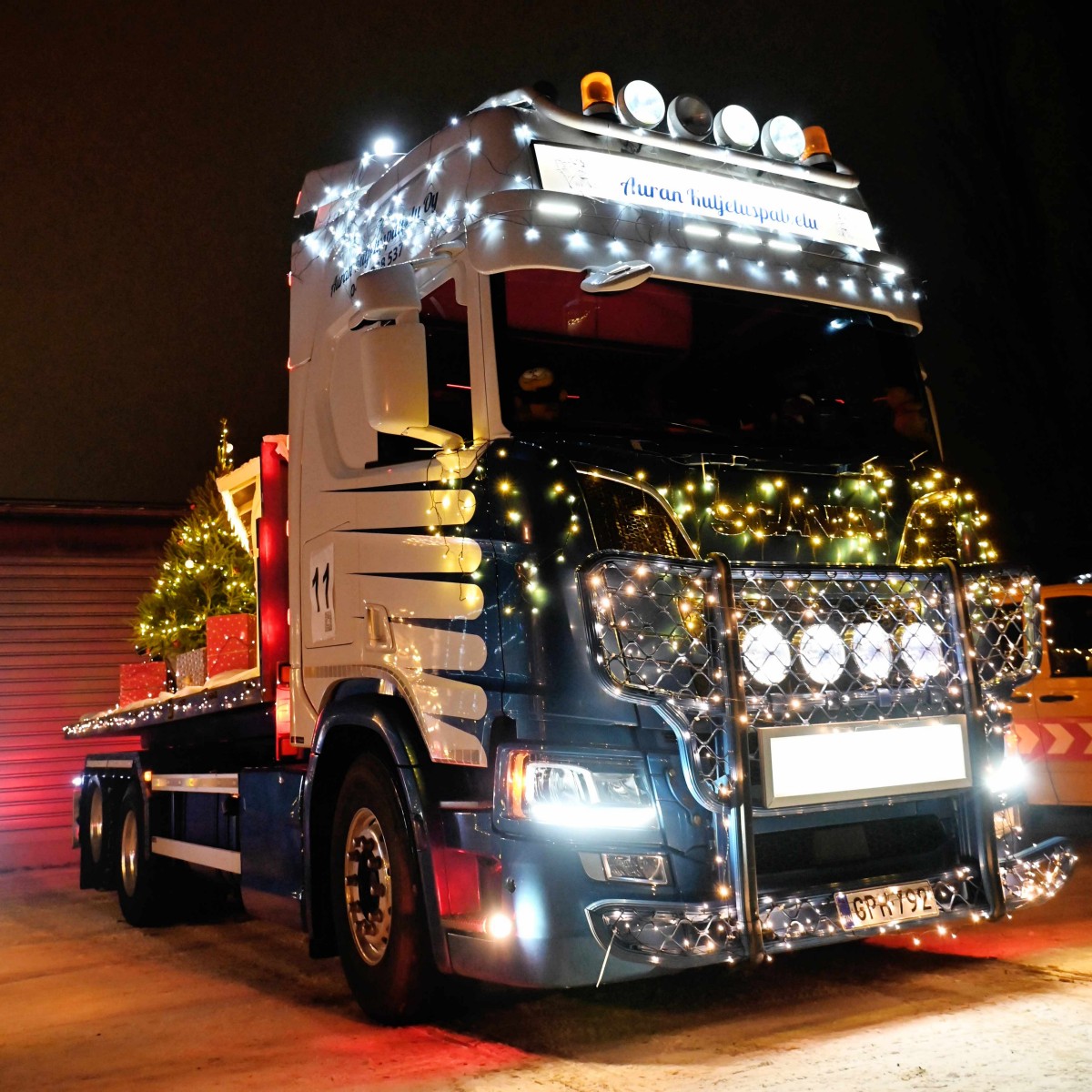 Ettől a teherautótól rögtön karácsonyi hangulatod lesz 1 | Vezess Ettől a teherautótól rögtön karácsonyi hangulatod lesz 1