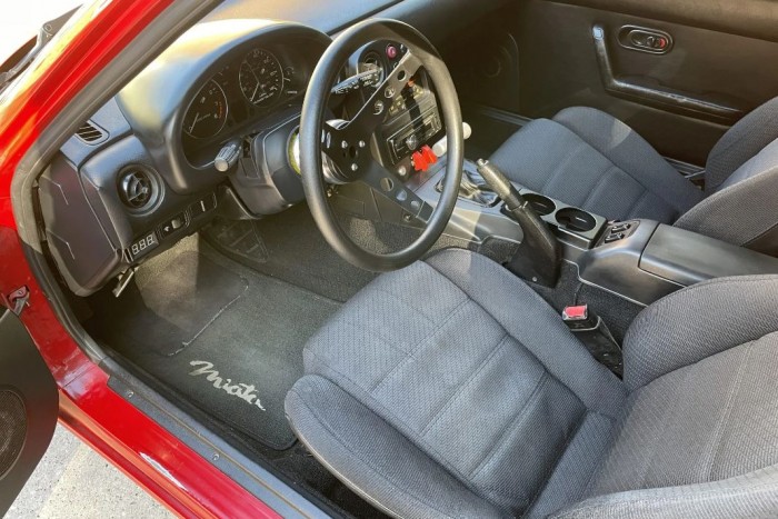 Állja a sarat a V8-assal felvértezett, 30 éves MX-5 7