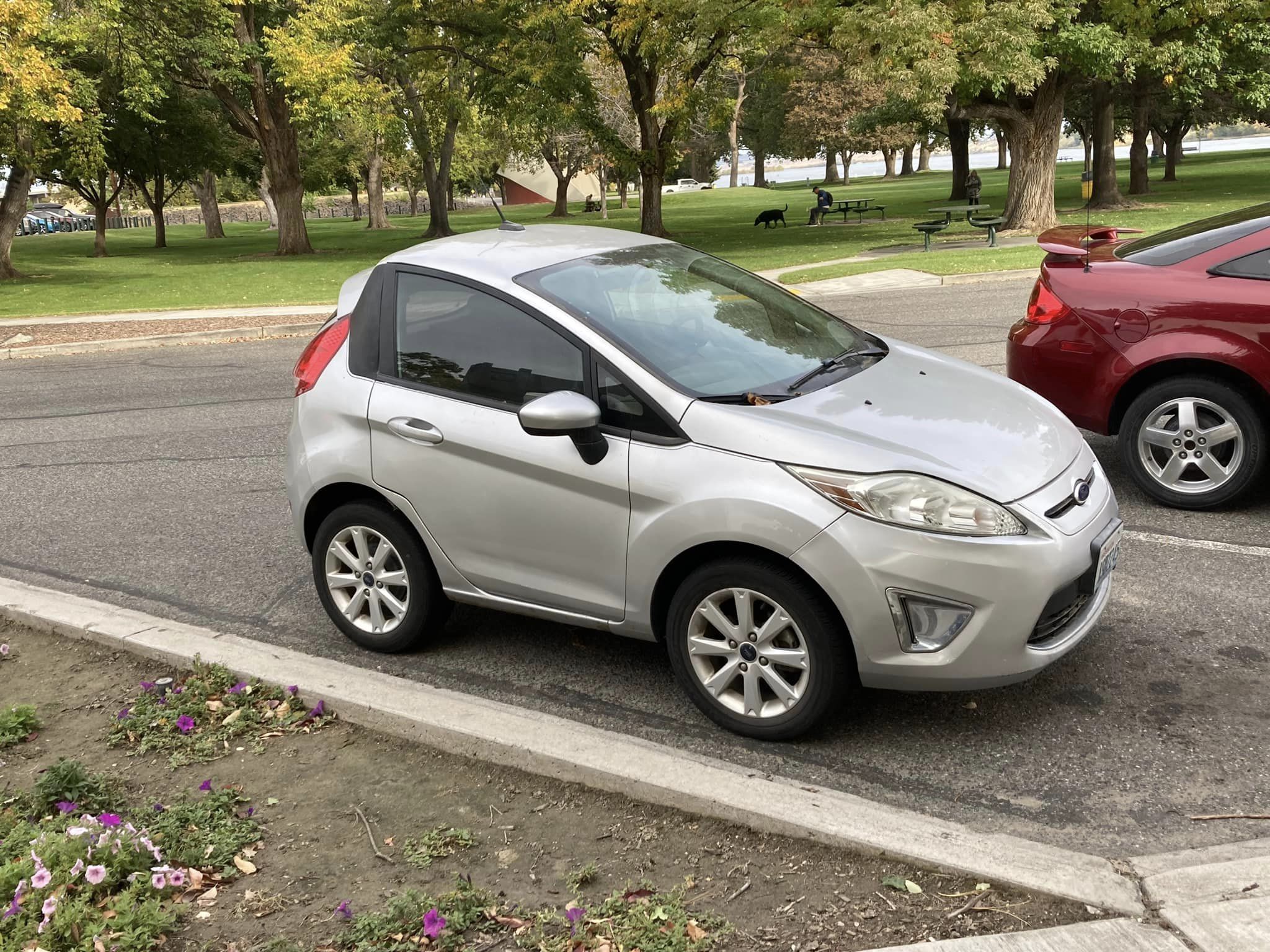 Vajon mi célt szolgál ez a rejtélyes, tákolt törpeautó? 4