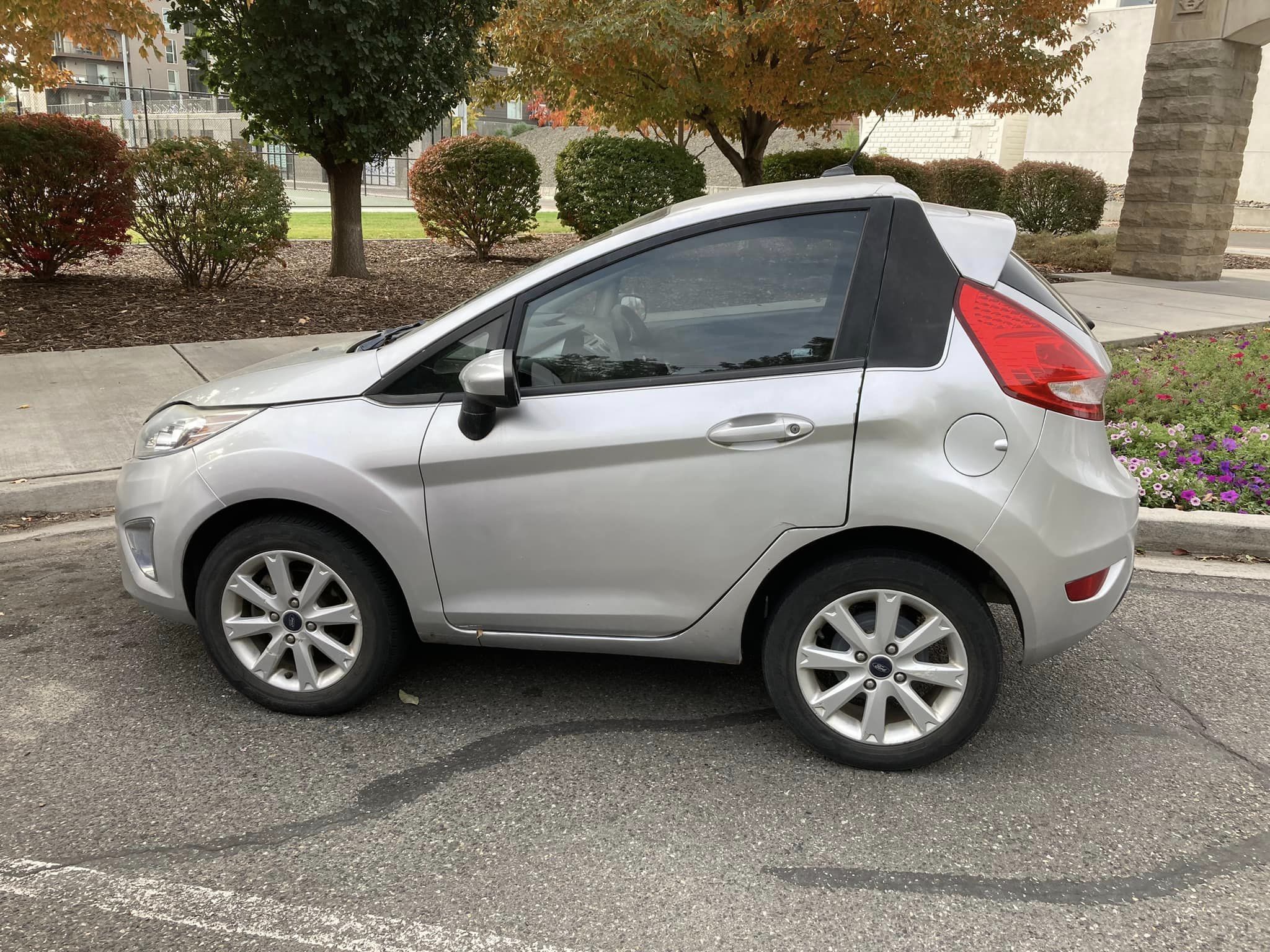 Vajon mi célt szolgál ez a rejtélyes, tákolt törpeautó? 2