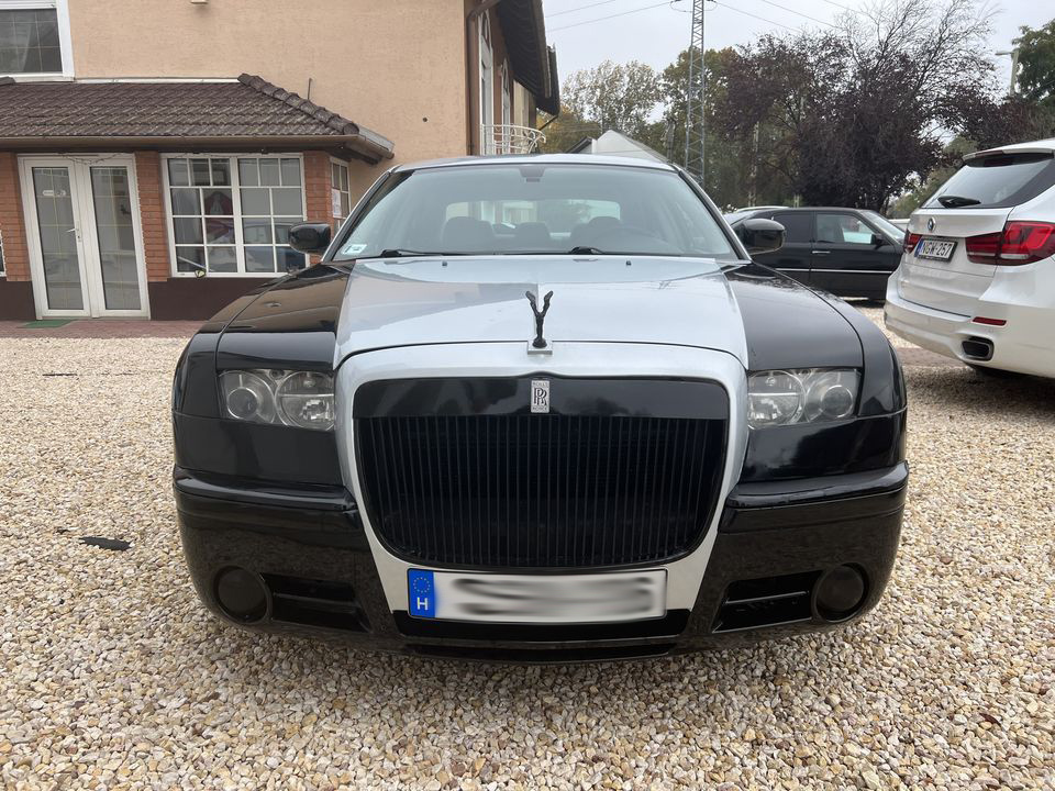 Olyan használt Rolls-Royce eladó itthon, amilyet még nem látott a világ 1