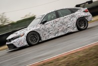 Versenyautó készül az új Civic Type R-ből 8