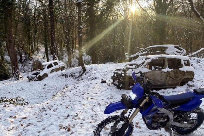 Kísérteties autótemetőt találtak a rendőrök