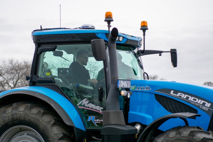 Robotraktár és önvezető targoncák dolgoznak ennél a magyar cégnél 8